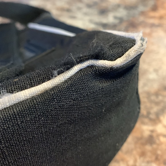 Messenger Roots bag with cross body shoulder strap - Picture 8 of 11